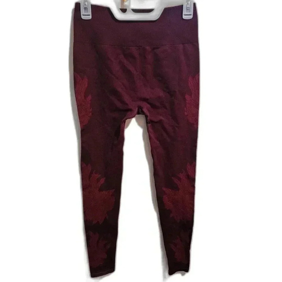 High Waisted Athletic Capris By Fabletics XS - Picture 5 of 6